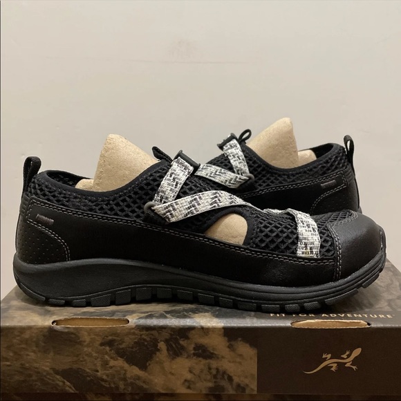 New Chaco Big Kids Odyssey Black Sandals - Picture 4 of 7